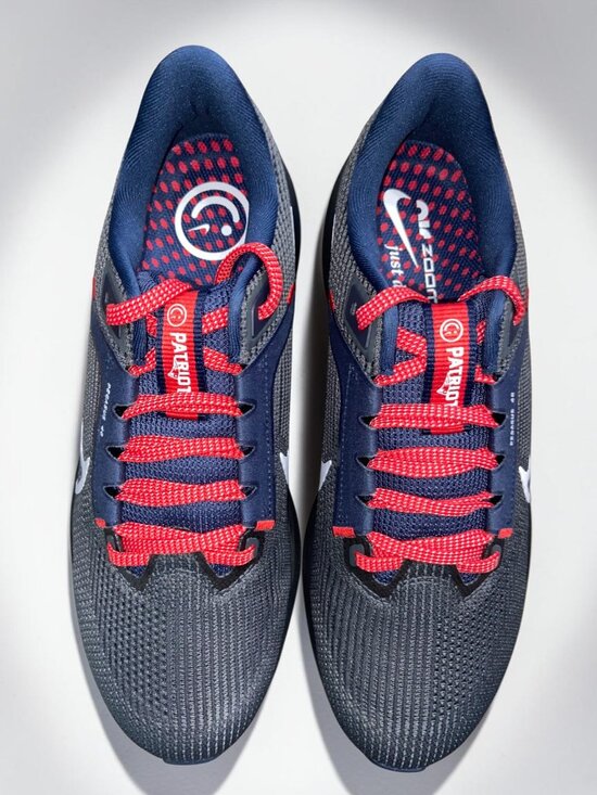 Nike Air Zoom Pegasus 40 New England Patriots Mens Running Shoes DZ5987 001 NEW